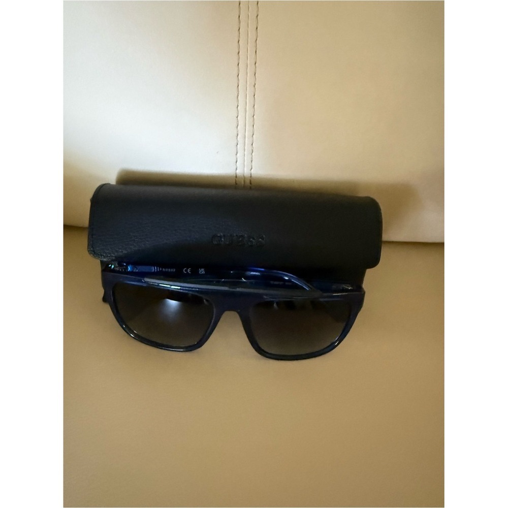 GUESS Dark Blue Sunglasses Smoke Gradient Lens Unisex GU69122 90W with Case